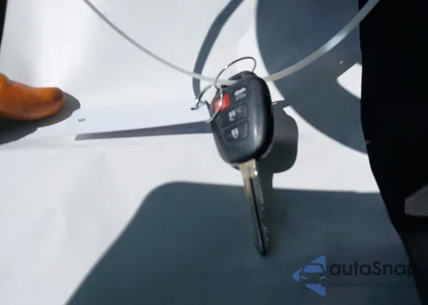 2016 Toyota Corolla Le z USA, uszkodzony, nr VIN 5YFBURHEXGP540246